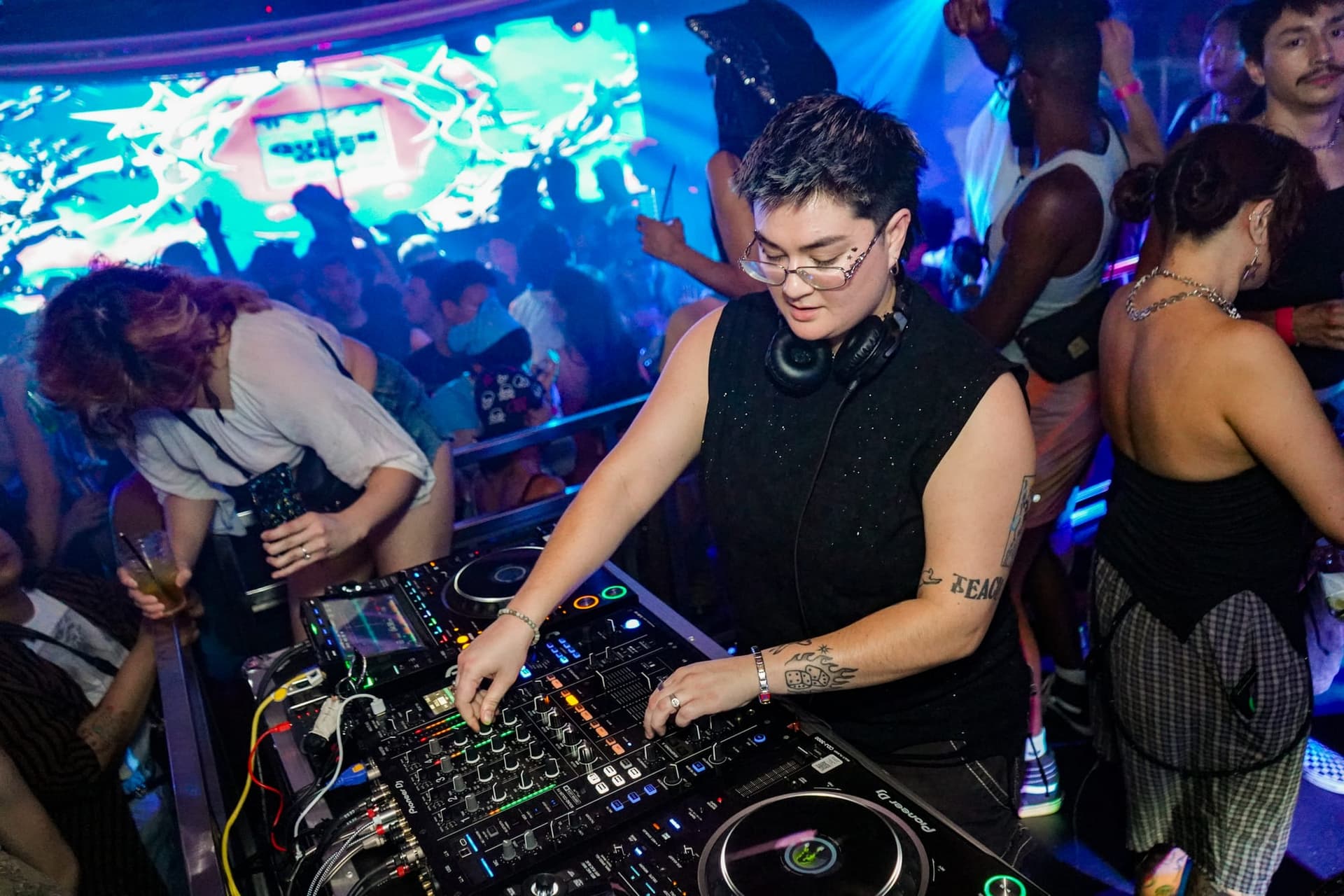 QUEEN OUT RETURNS - QUEEN OUT x HYPER x DIRTY POP at The Cafe, San Francisco — photo 38 of 39